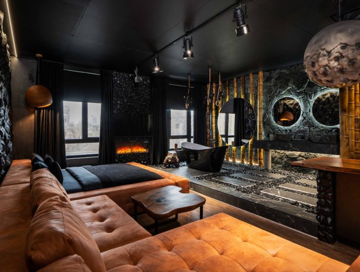 Квартира подобово у Києві — люкс спальня з каміном К-104 LUX ROCK Home